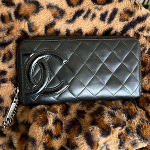 Beautiful Chanel Cambon zip around wallet in Lamkin leather pink interior Spain